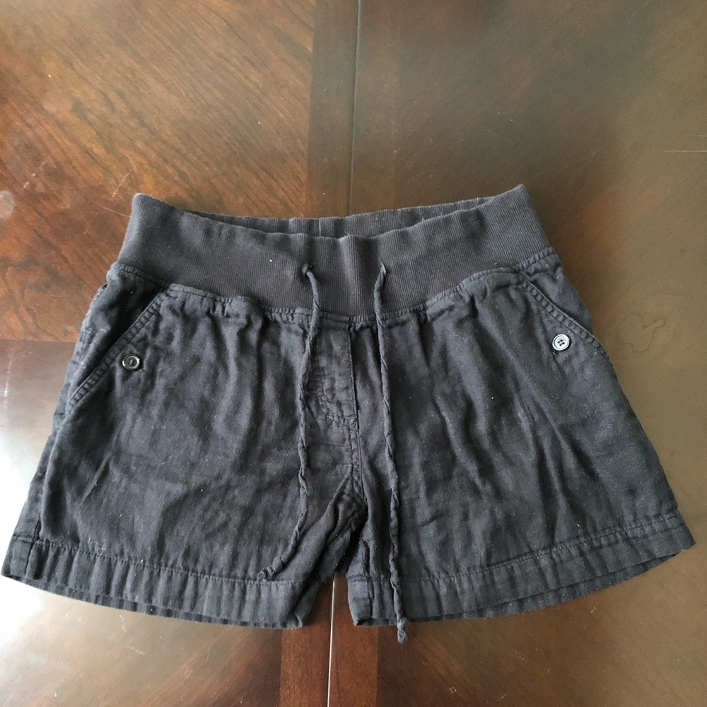 H&M Women’s Black Airy Shorts-Front Side & Back Pockets Button Enclosures Size:8